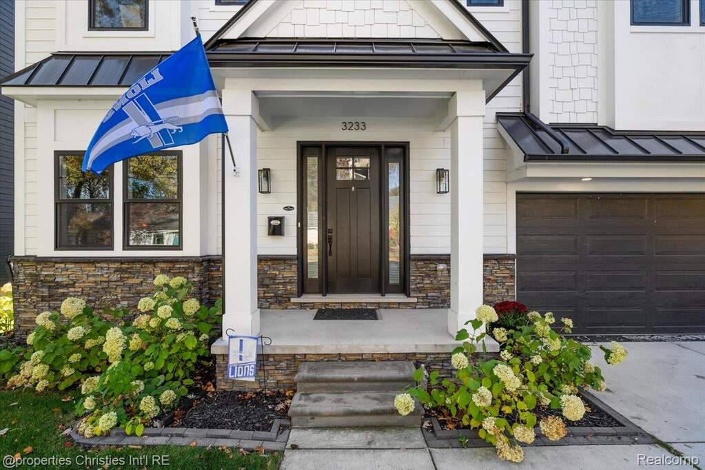 4 Bedroom Single Family Home/House's Image 7