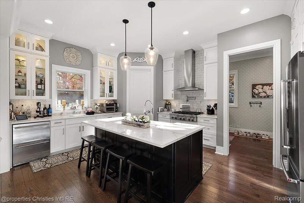 4 Bedroom Single Family Home/House's Image 16