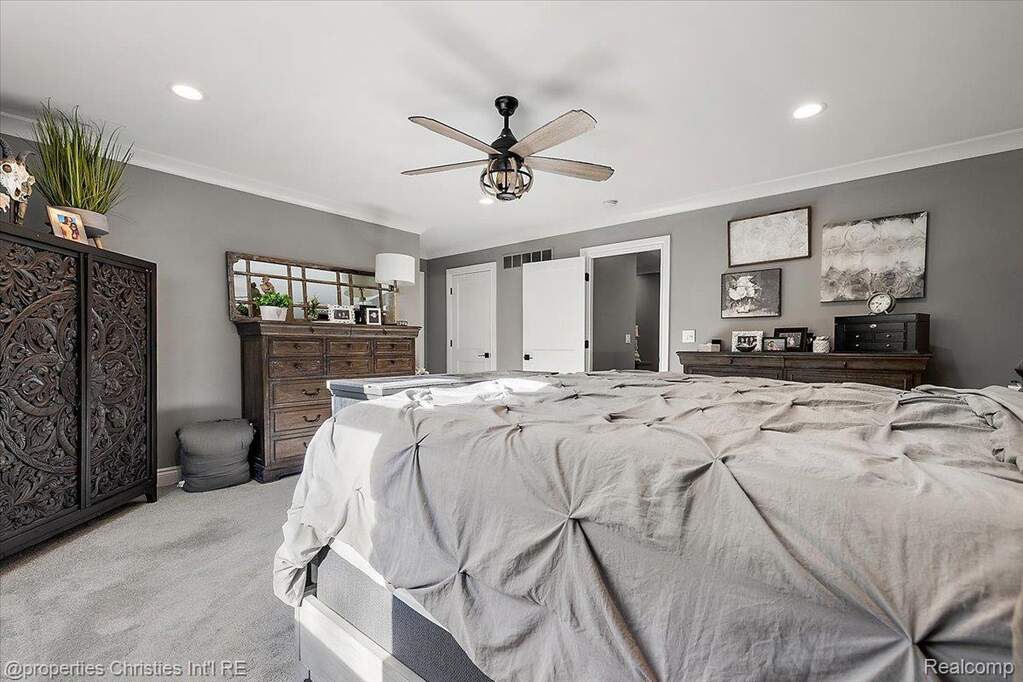 4 Bedroom Single Family Home/House's Image 27