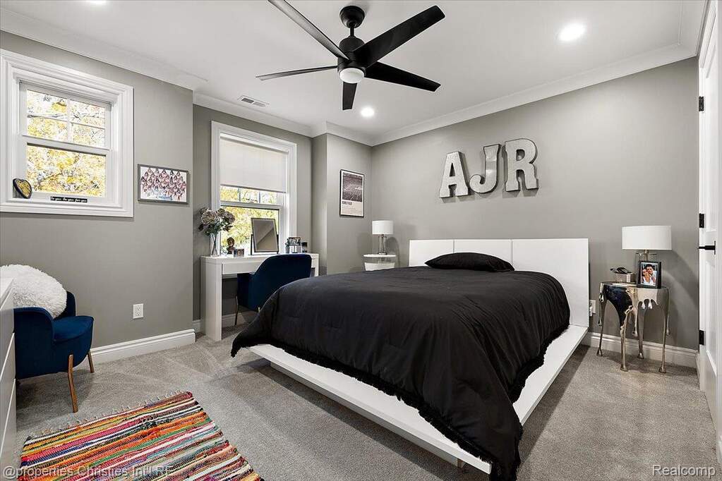 4 Bedroom Single Family Home/House's Image 32