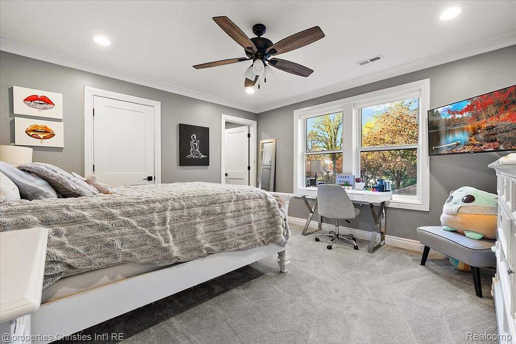 4 Bedroom Single Family Home/House's Image 37