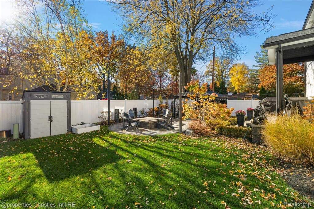 4 Bedroom Single Family Home/House's Image 53