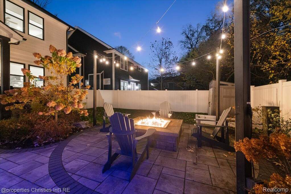 4 Bedroom Single Family Home/House's Image 59