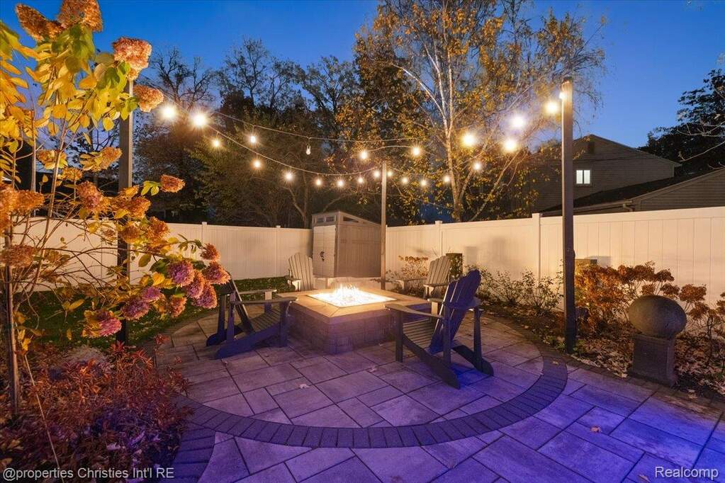 4 Bedroom Single Family Home/House's Image 4