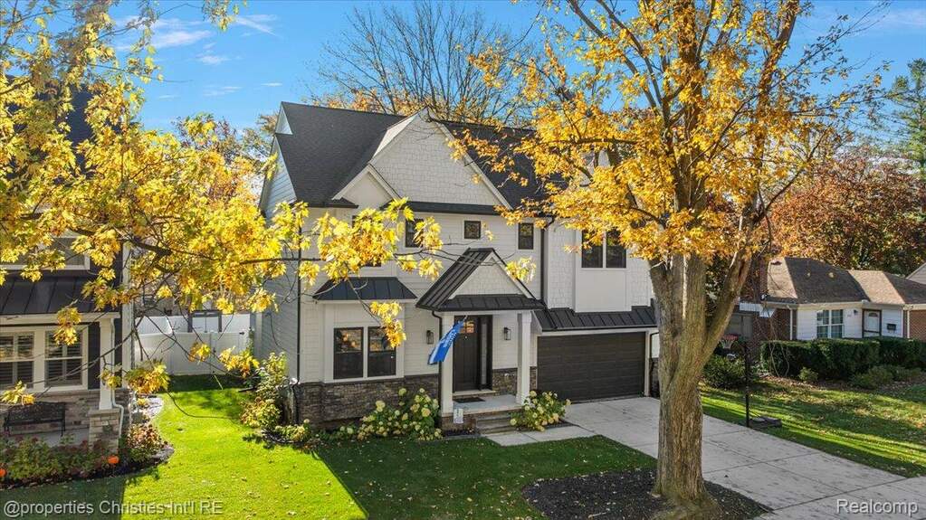 4 Bedroom Single Family Home/House's Image 5