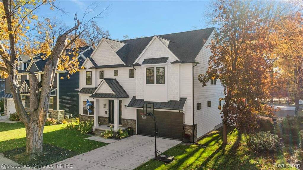 4 Bedroom Single Family Home/House's Image 6