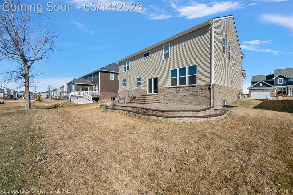 4 Bedroom Single Family Home/House's Image 9
