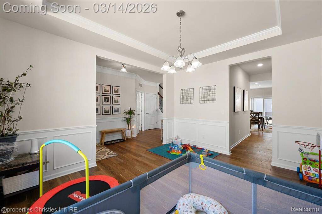 4 Bedroom Single Family Home/House's Image 18