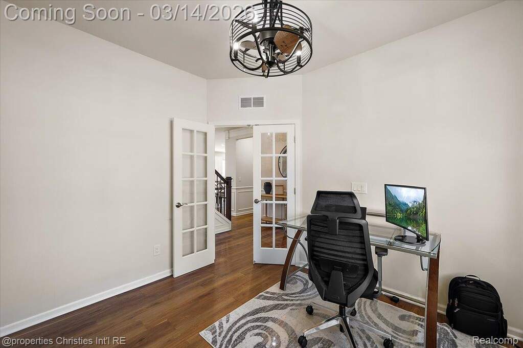 4 Bedroom Single Family Home/House's Image 20