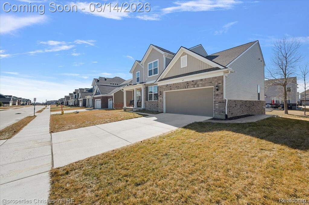 4 Bedroom Single Family Home/House's Image 4