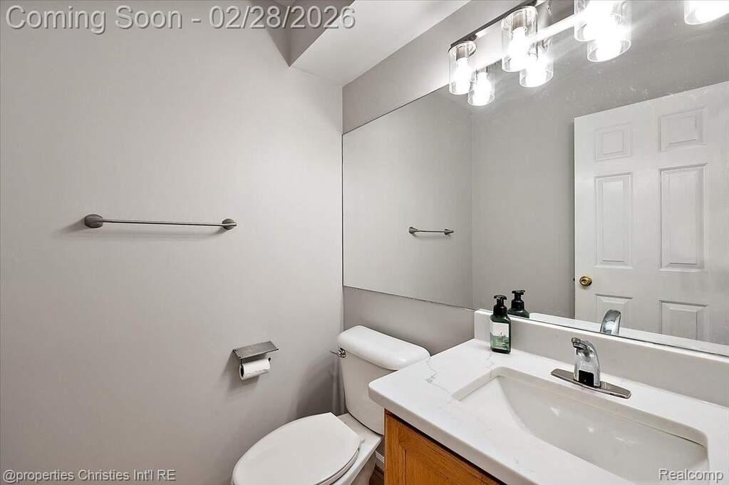 4 Bedroom Single Family Home/House's Image 18