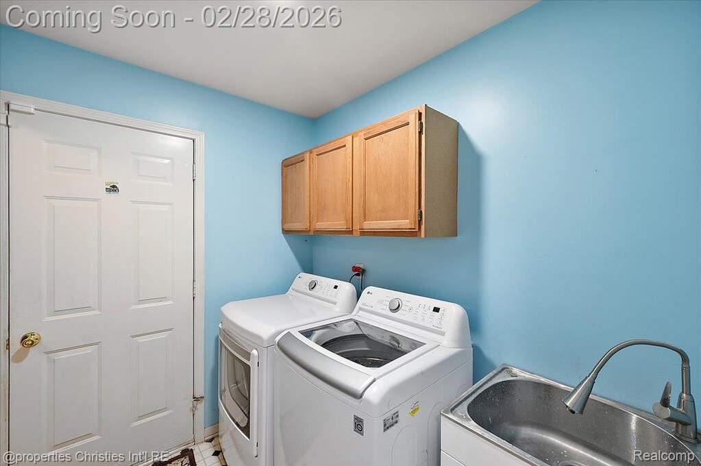 4 Bedroom Single Family Home/House's Image 20
