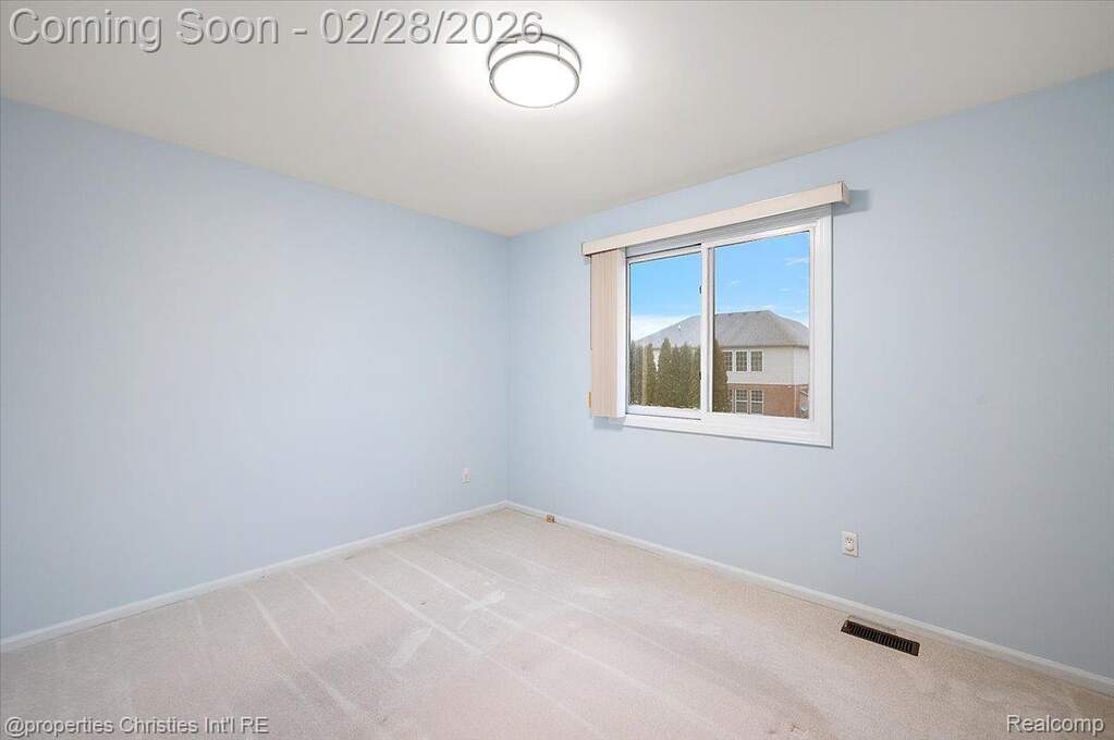 4 Bedroom Single Family Home/House's Image 33
