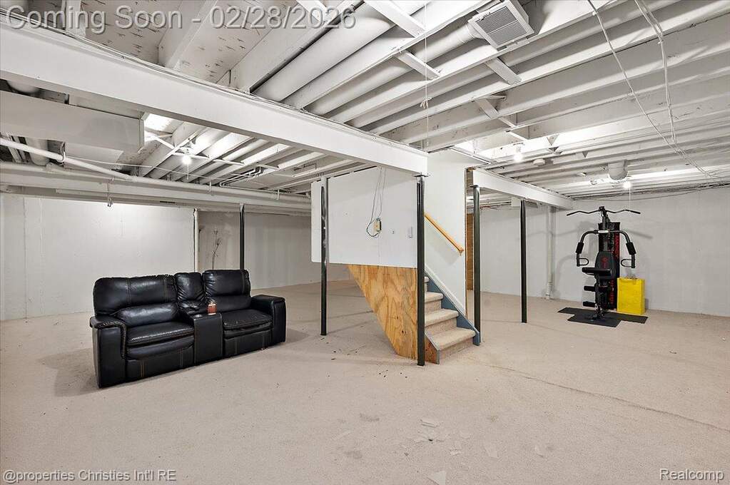 4 Bedroom Single Family Home/House's Image 36