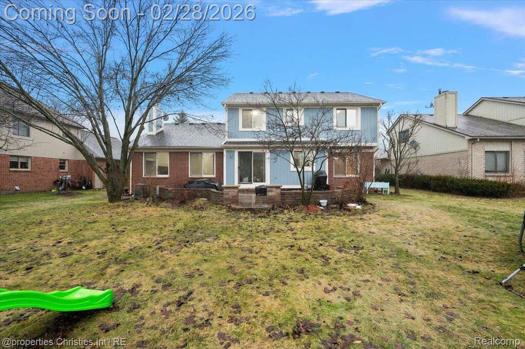 4 Bedroom Single Family Home/House's Image 39