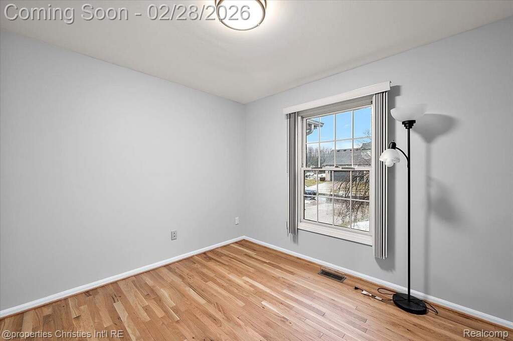 4 Bedroom Single Family Home/House's Image 4