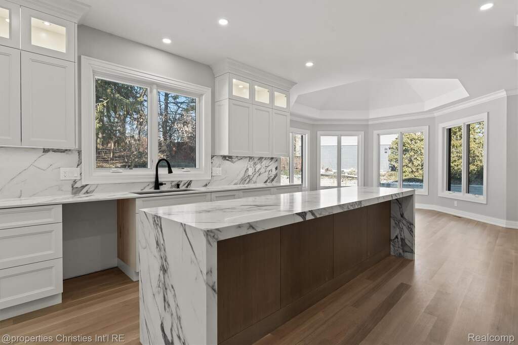 4 Bedroom Single Family Home/House's Image 18
