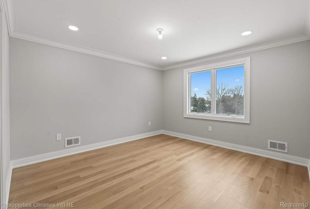 4 Bedroom Single Family Home/House's Image 39