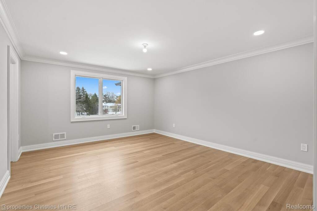 4 Bedroom Single Family Home/House's Image 46