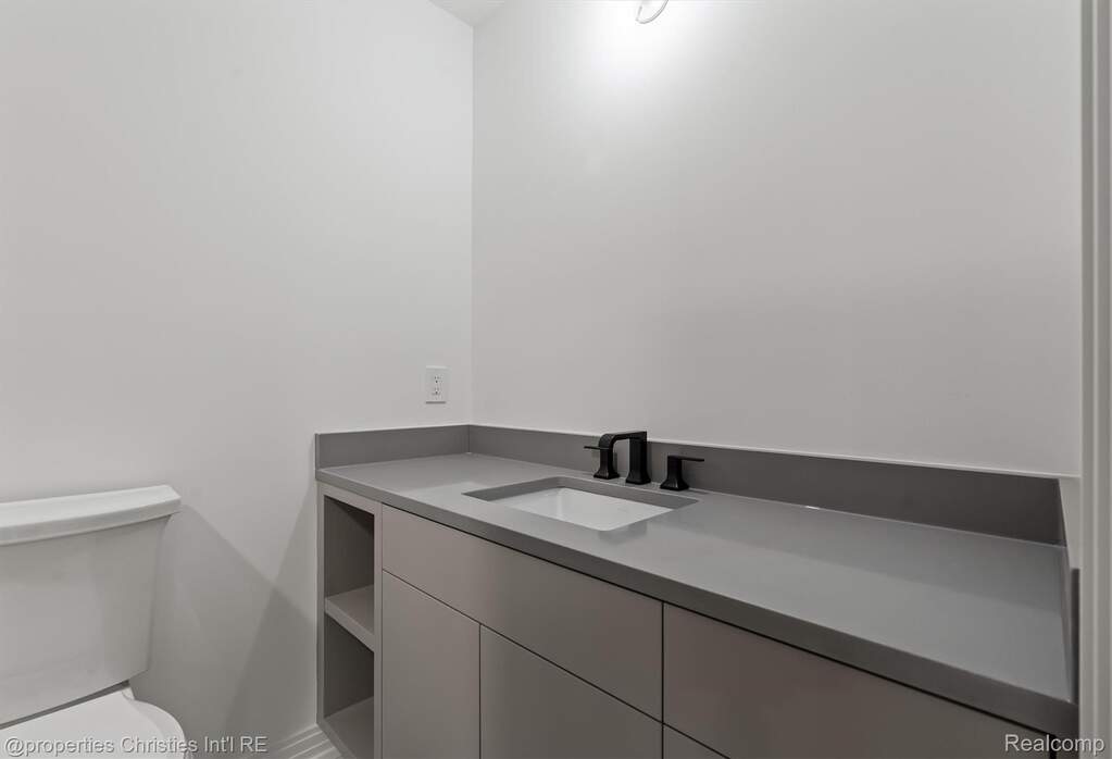 4 Bedroom Single Family Home/House's Image 55