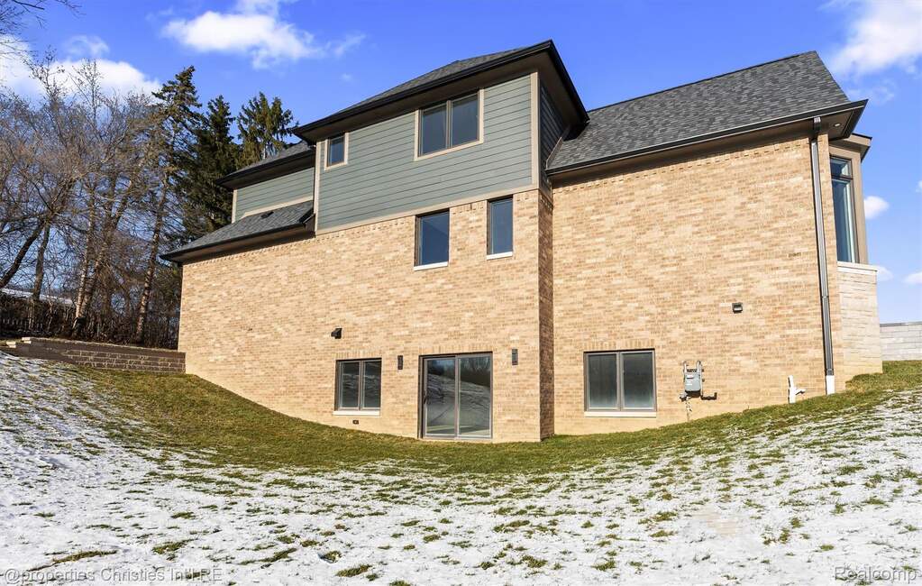 4 Bedroom Single Family Home/House's Image 68