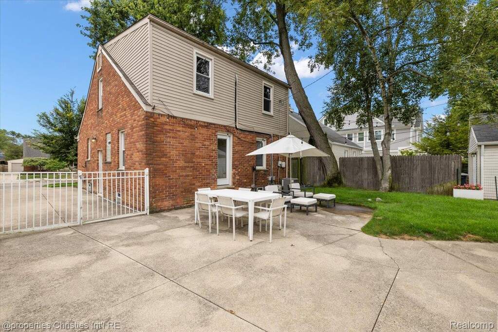 3 Bedroom Single Family Home/House's Image 29