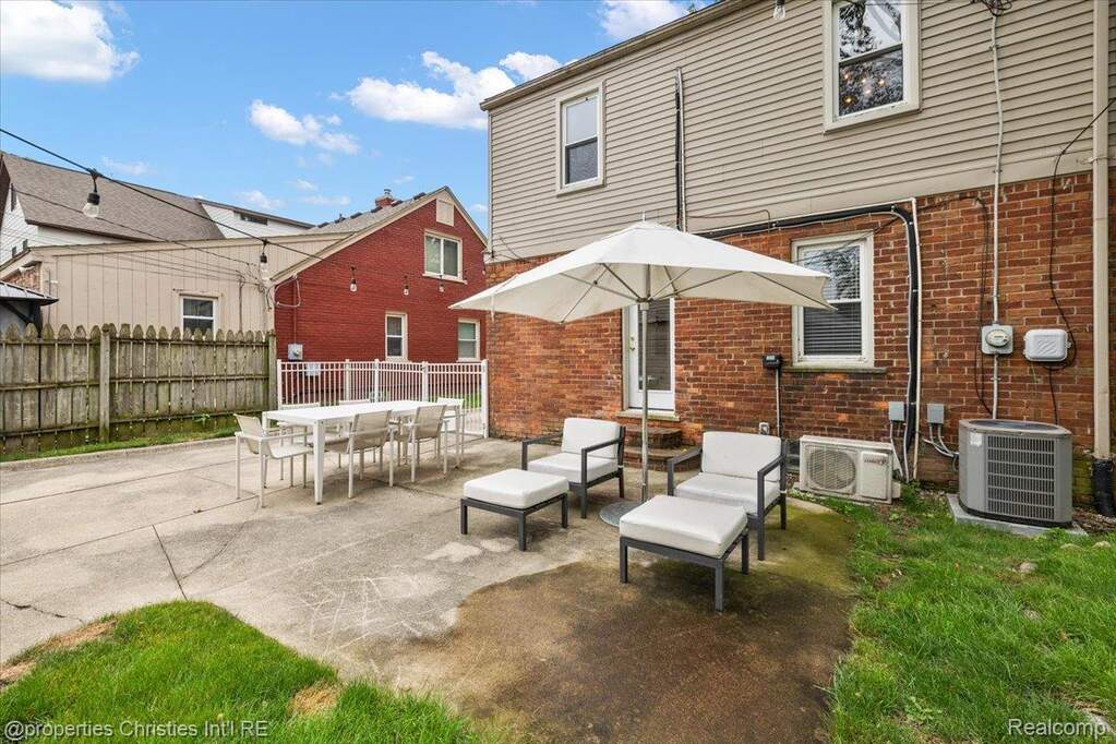 3 Bedroom Single Family Home/House's Image 32