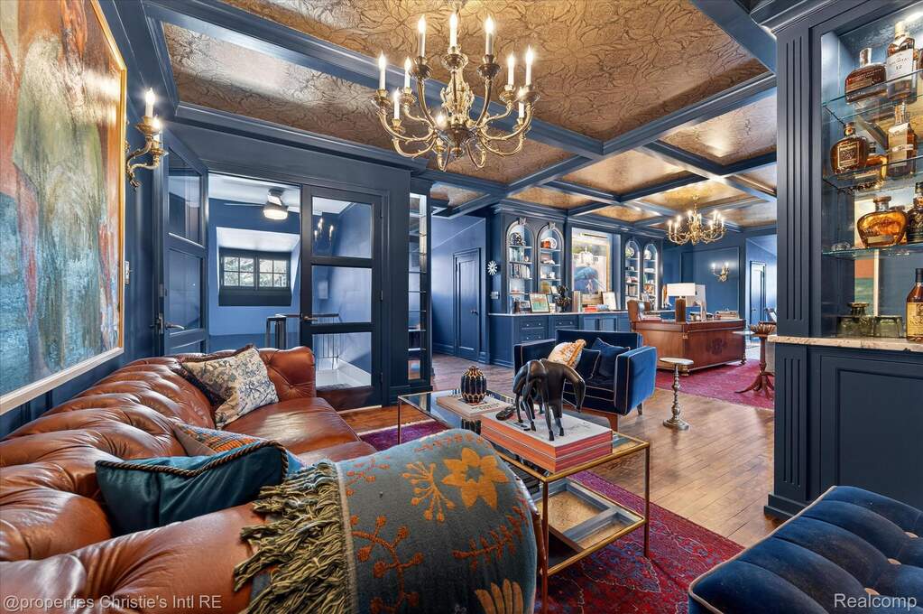 6 Bedroom Single Family Home/House's Image 47