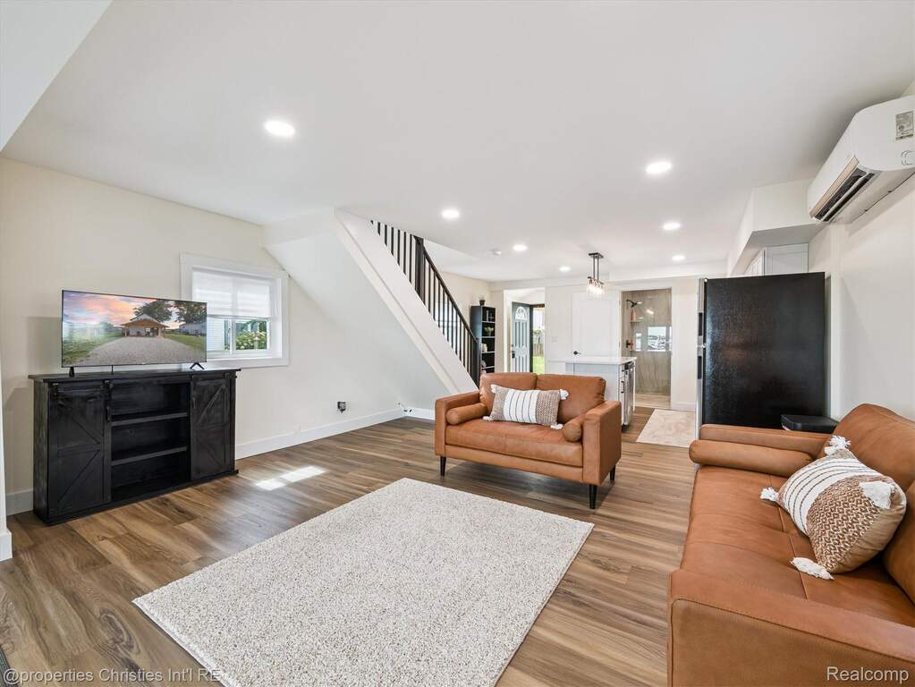 2 Bedroom Single Family Home/House's Image 13