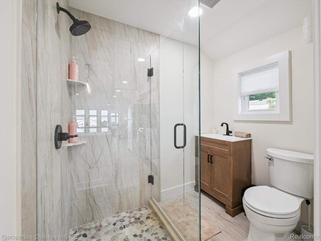 2 Bedroom Single Family Home/House's Image 16