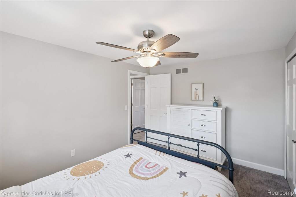 4 Bedroom Single Family Home/House's Image 24