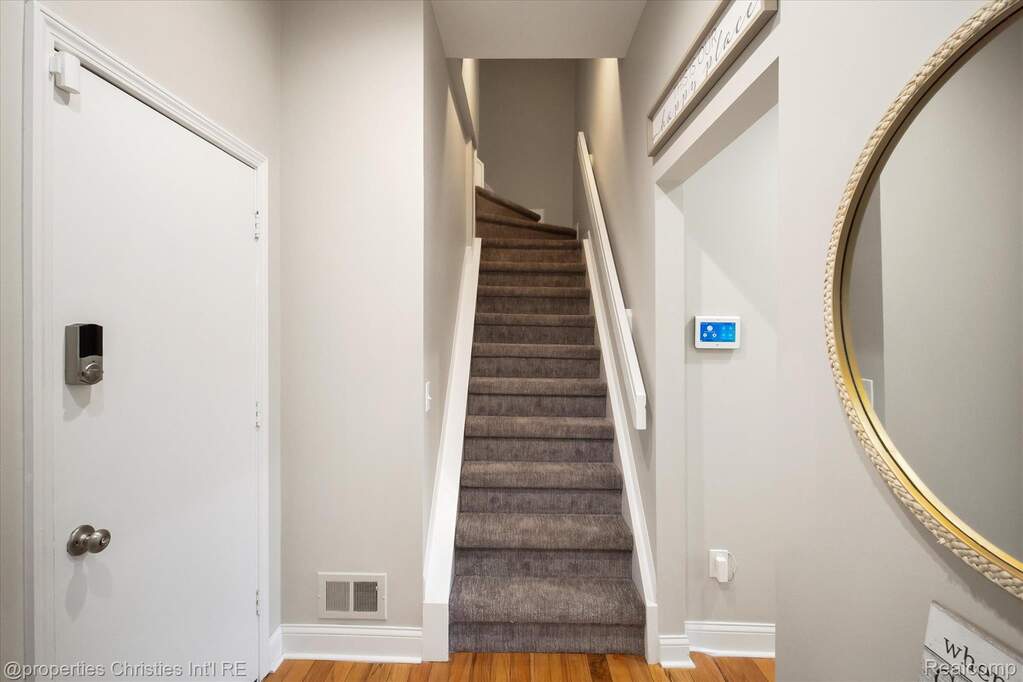 4 Bedroom Single Family Home/House's Image 28