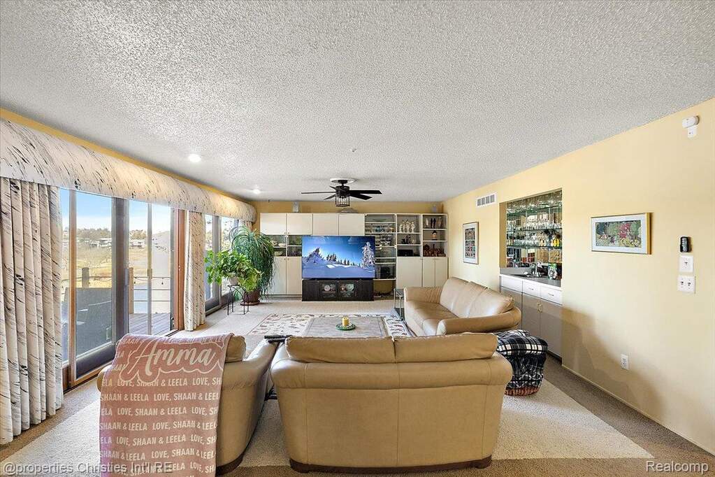3 Bedroom Single Family Home/House's Image 14