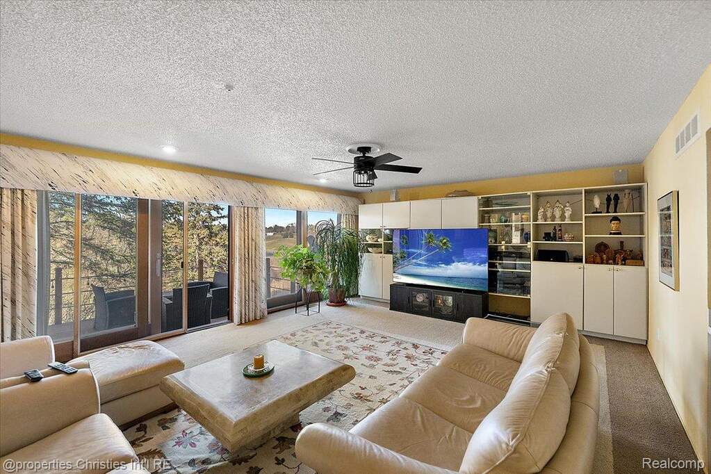 3 Bedroom Single Family Home/House's Image 15