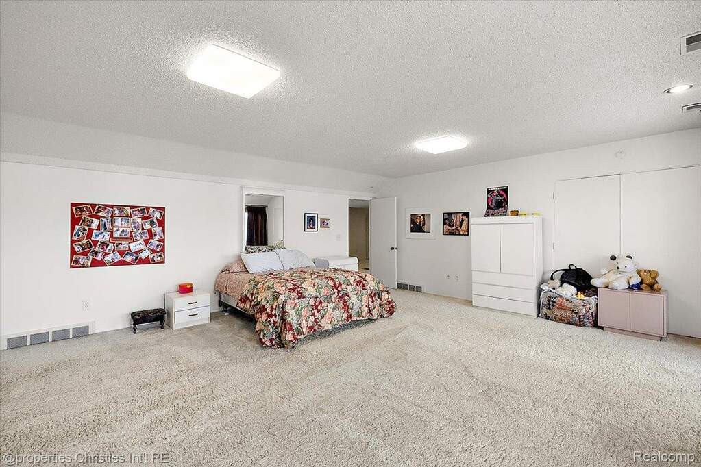 3 Bedroom Single Family Home/House's Image 24