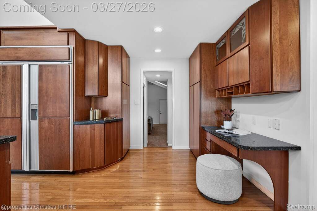 5 Bedroom Single Family Home/House's Image 8