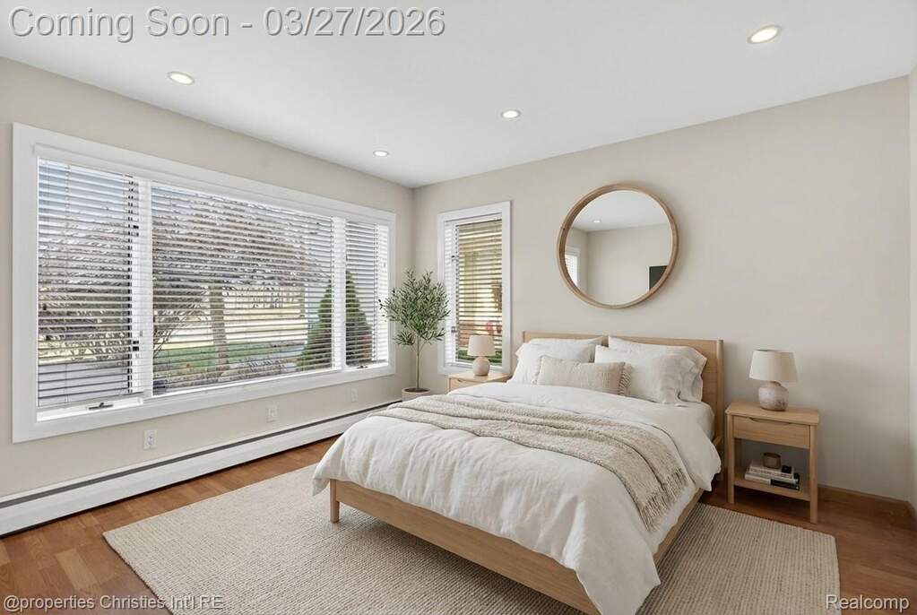 5 Bedroom Single Family Home/House's Image 16