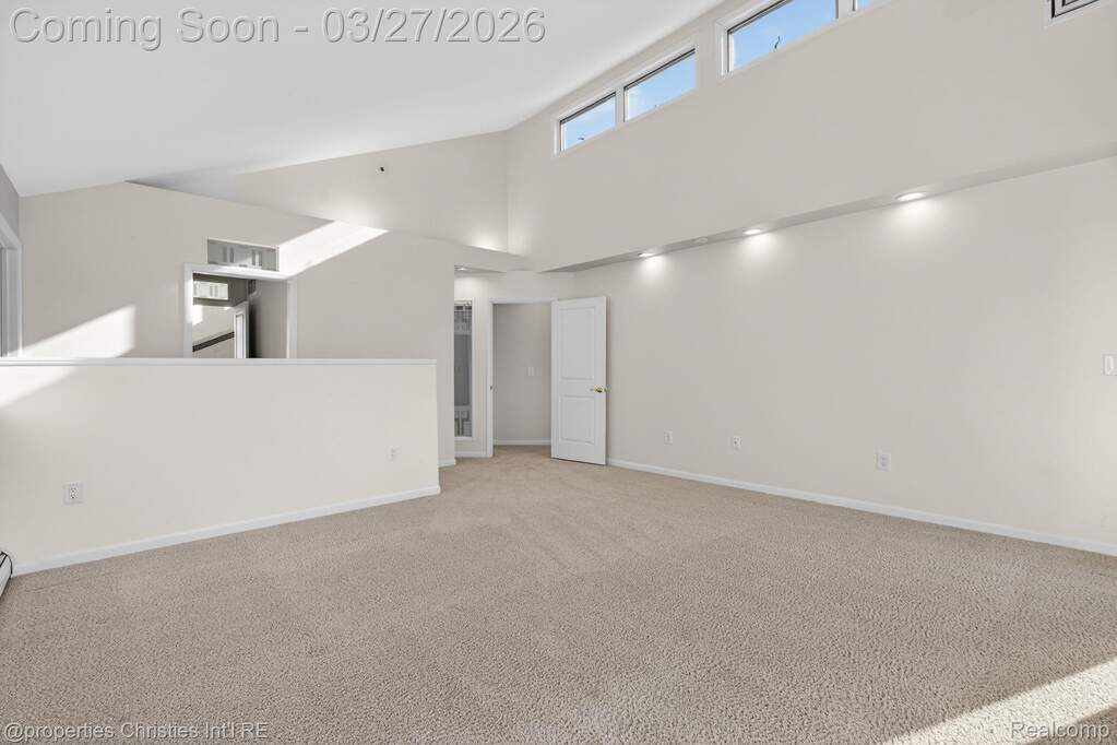 5 Bedroom Single Family Home/House's Image 19