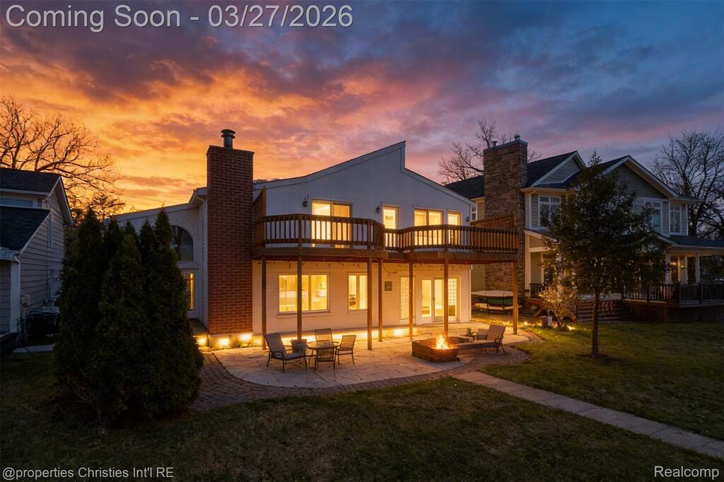 5 Bedroom Single Family Home/House's Image 28