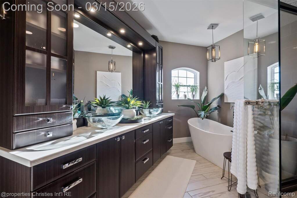 3 Bedroom Single Family Home/House's Image 32