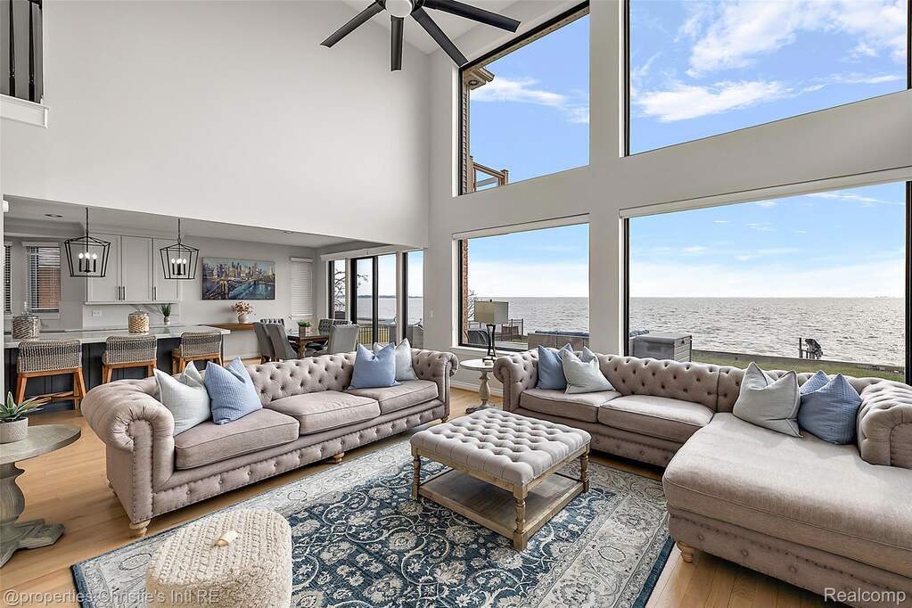 3 Bedroom Single Family Home/House's Image 8