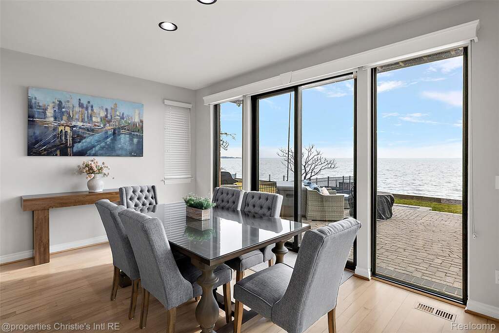 3 Bedroom Single Family Home/House's Image 10
