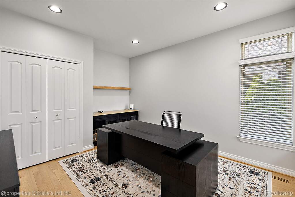 3 Bedroom Single Family Home/House's Image 16