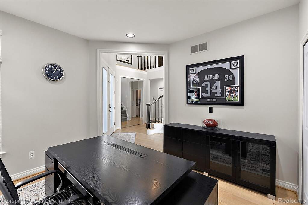 3 Bedroom Single Family Home/House's Image 17
