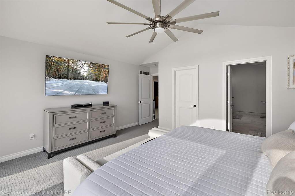 3 Bedroom Single Family Home/House's Image 25