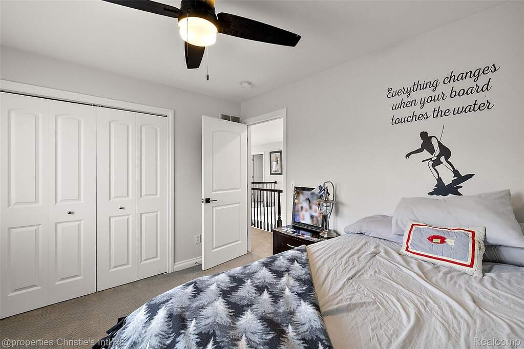 3 Bedroom Single Family Home/House's Image 35
