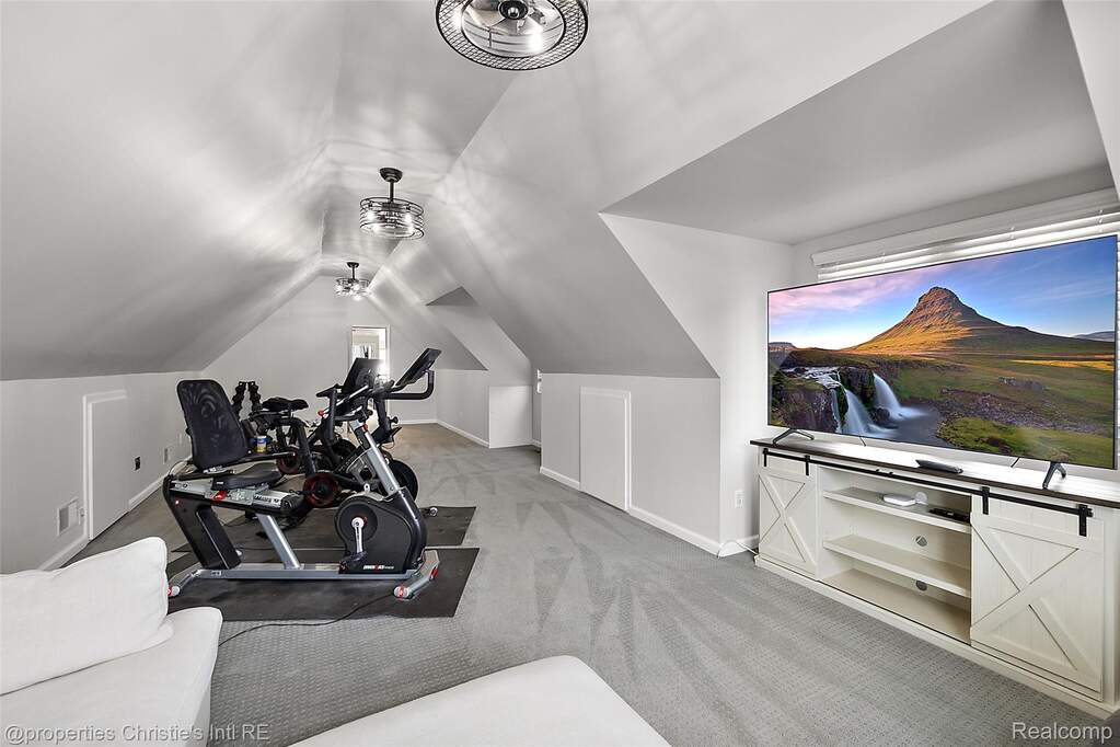3 Bedroom Single Family Home/House's Image 37