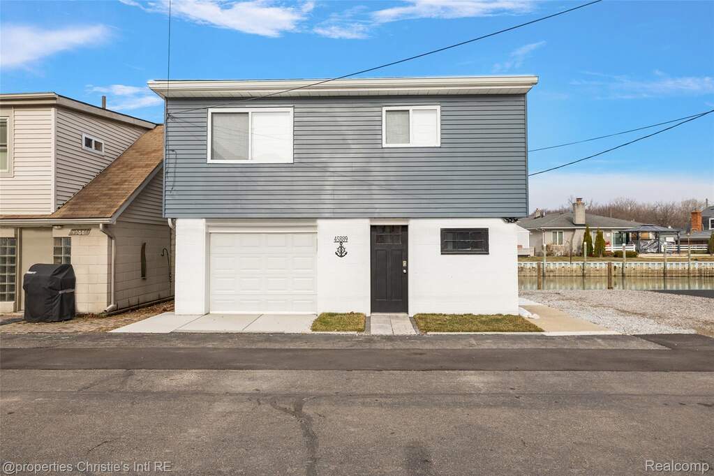 3 Bedroom Single Family Home/House's Image 39