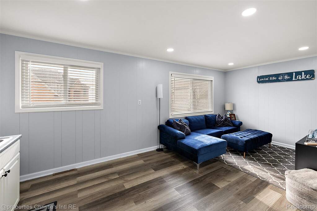 3 Bedroom Single Family Home/House's Image 42