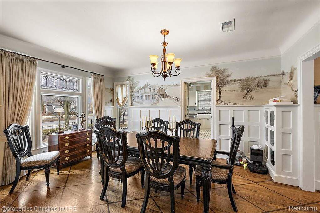 4 Bedroom Single Family Home/House's Image 23